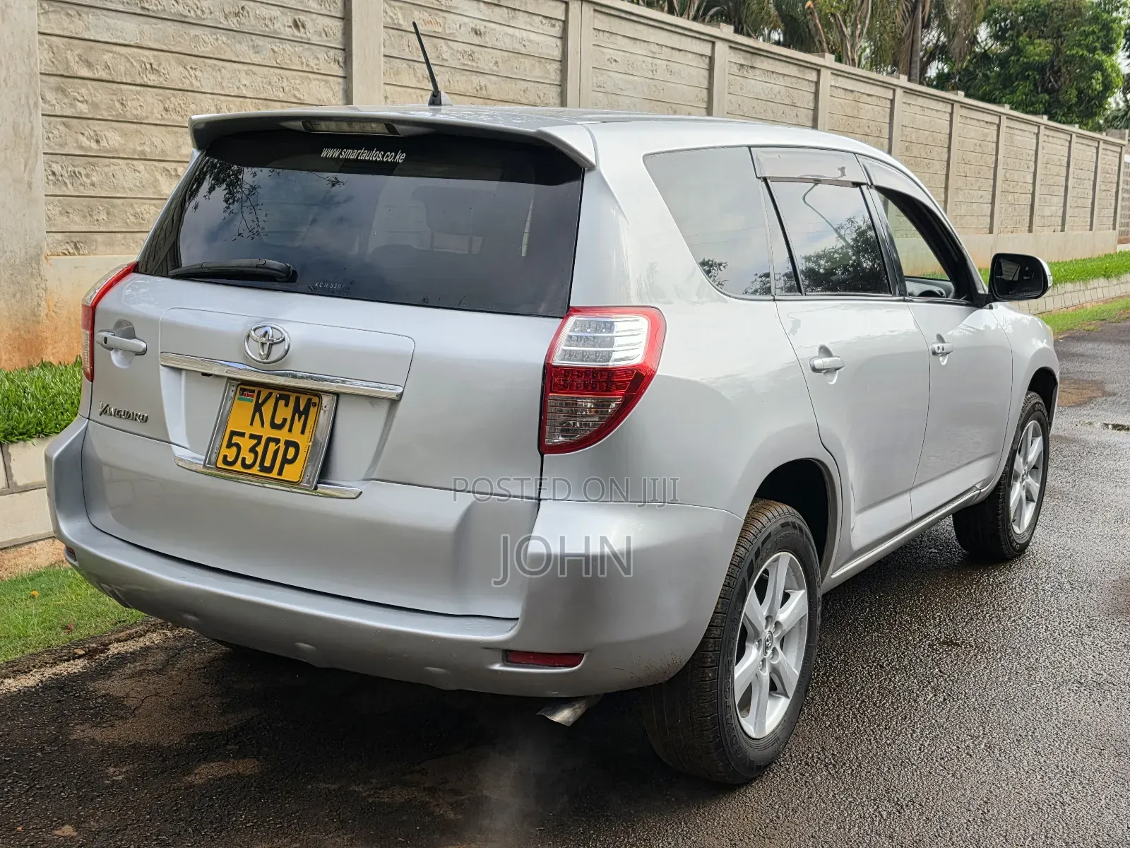 Toyota Vanguard 2010 Silver