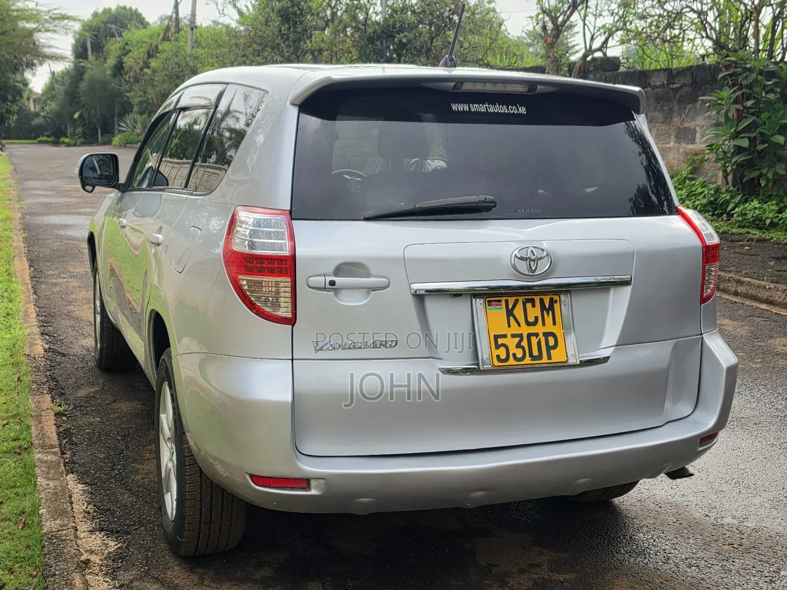 Toyota Vanguard 2010 Silver
