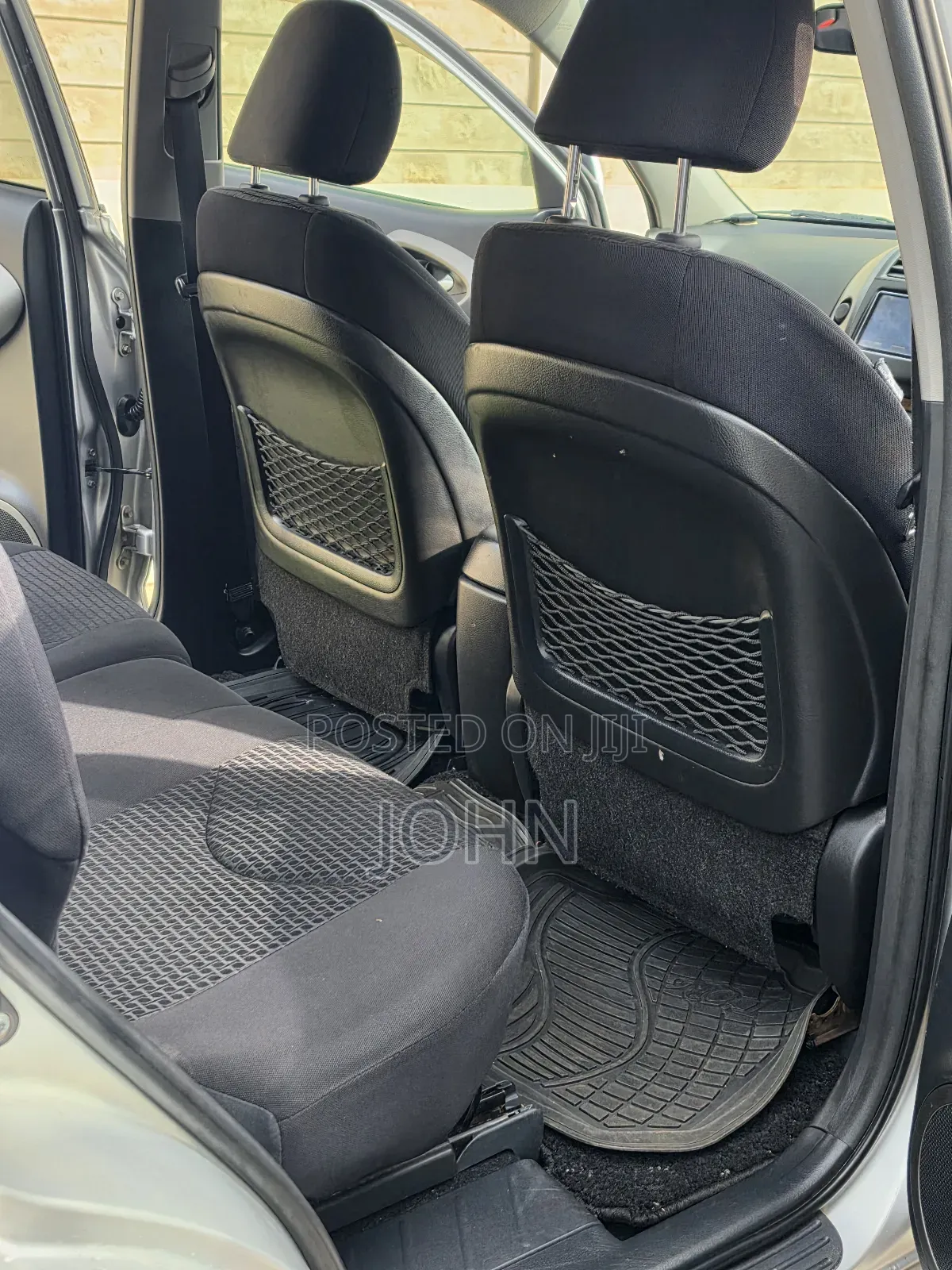 Toyota Vanguard 2010 Silver