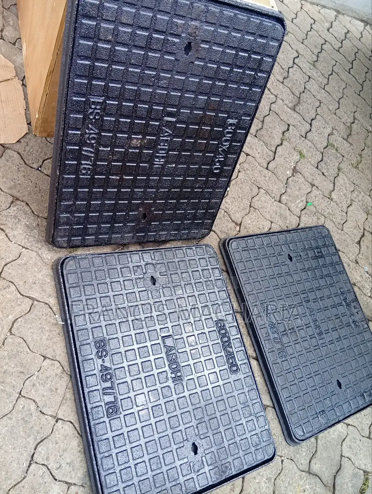 Manhole Fitting Manhole Covers
