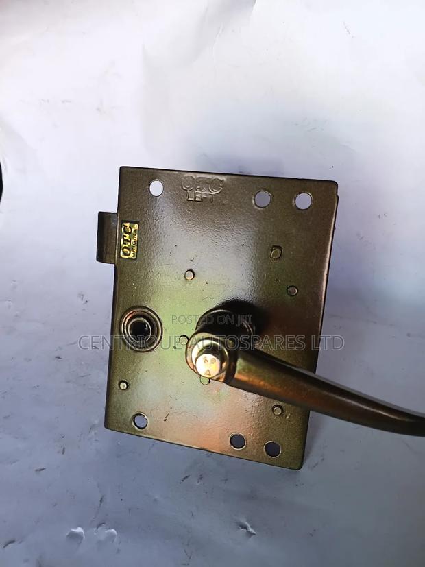 Bus Door Lock - thumbnail 3