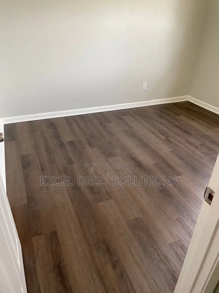 Dry Back LVT High Performance Commercial Floor Tiles