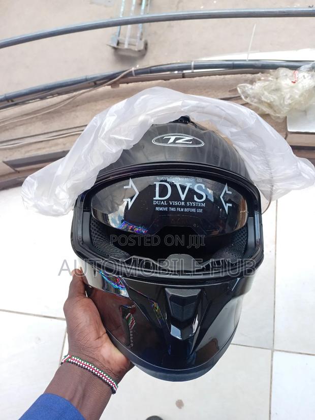 Tz Shiny Black Full Face Motorcycle Helmet – Strong&Protective Helmet