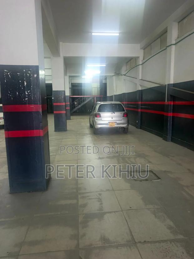 Godown to Let 5500sqft Off Baricho Road Industrial Area - thumbnail 3