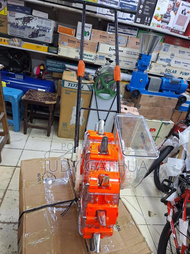 Planter Seed And Fertilizer - thumbnail 2