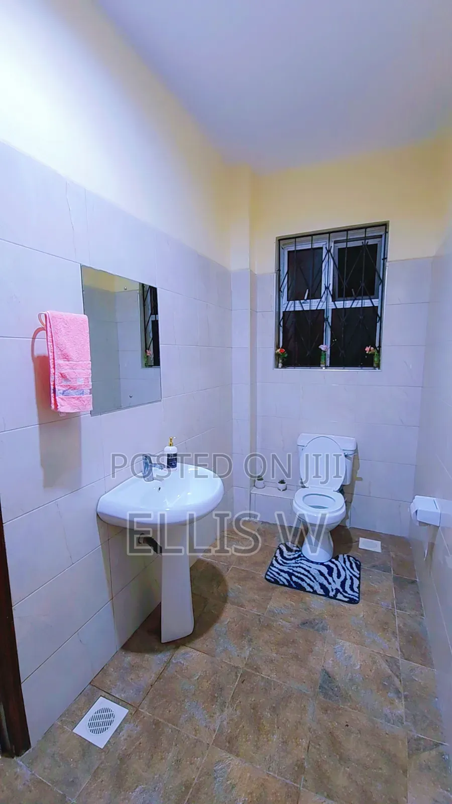 Two-Bedroom Airbnb Mombasa Bamburi, 5 Mins Drive to the Beach