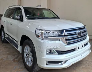 Toyota Land Cruiser 4.6 V8 ZX 2019 White