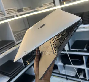 Laptop Apple MacBook 2020 32GB Intel Core i7 SSD 512GB