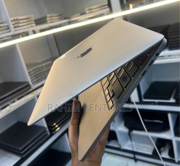 Laptop Apple MacBook 2020 32GB Intel Core i7 SSD 512GB - thumbnail 3