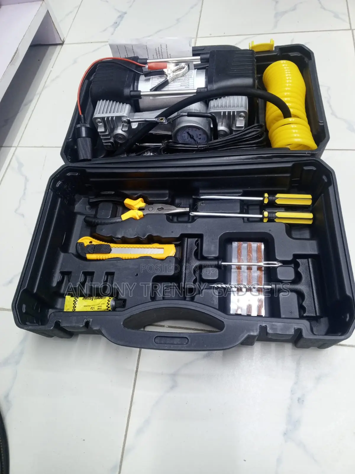 Heavy Duty 12v Car Tyre Inflator Pump With Repair Tools