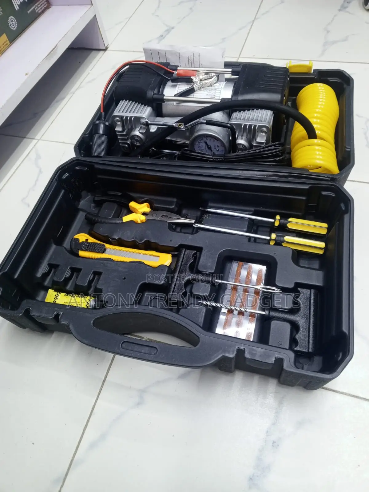 Heavy Duty 12v Car Tyre Inflator Pump With Repair Tools