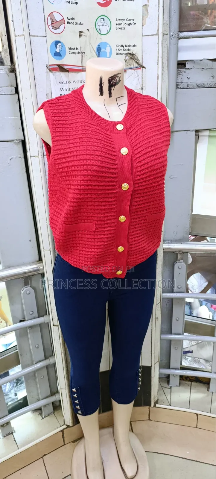 Sleeveless New Inn Sweater