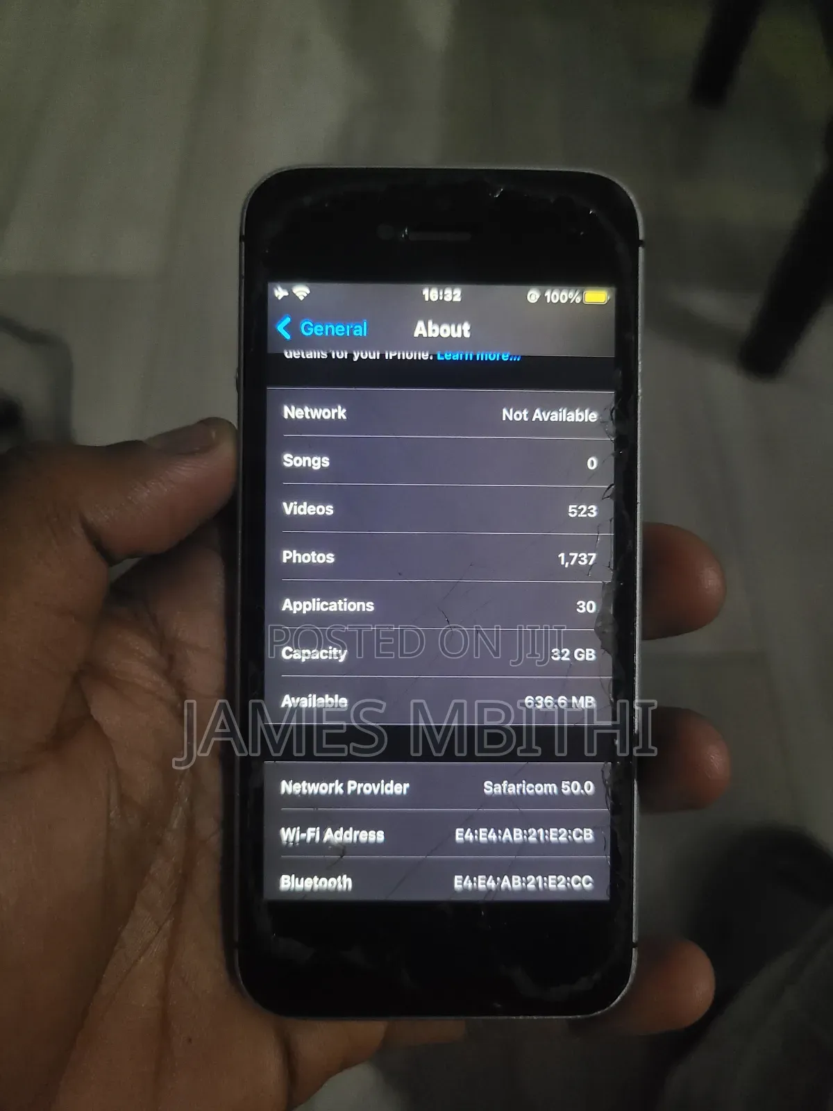 Apple iPhone SE 32 GB Gray