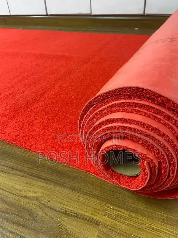 Red Loopy Hole Vinyl Spaghetti Carpet