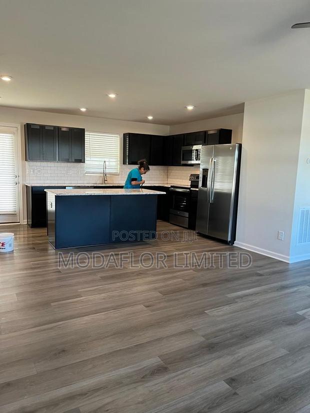 Dry Back LVT Stylish Wood Finish Vinyl Flooring