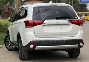 Mitsubishi Outlander LE FWD 2019 White