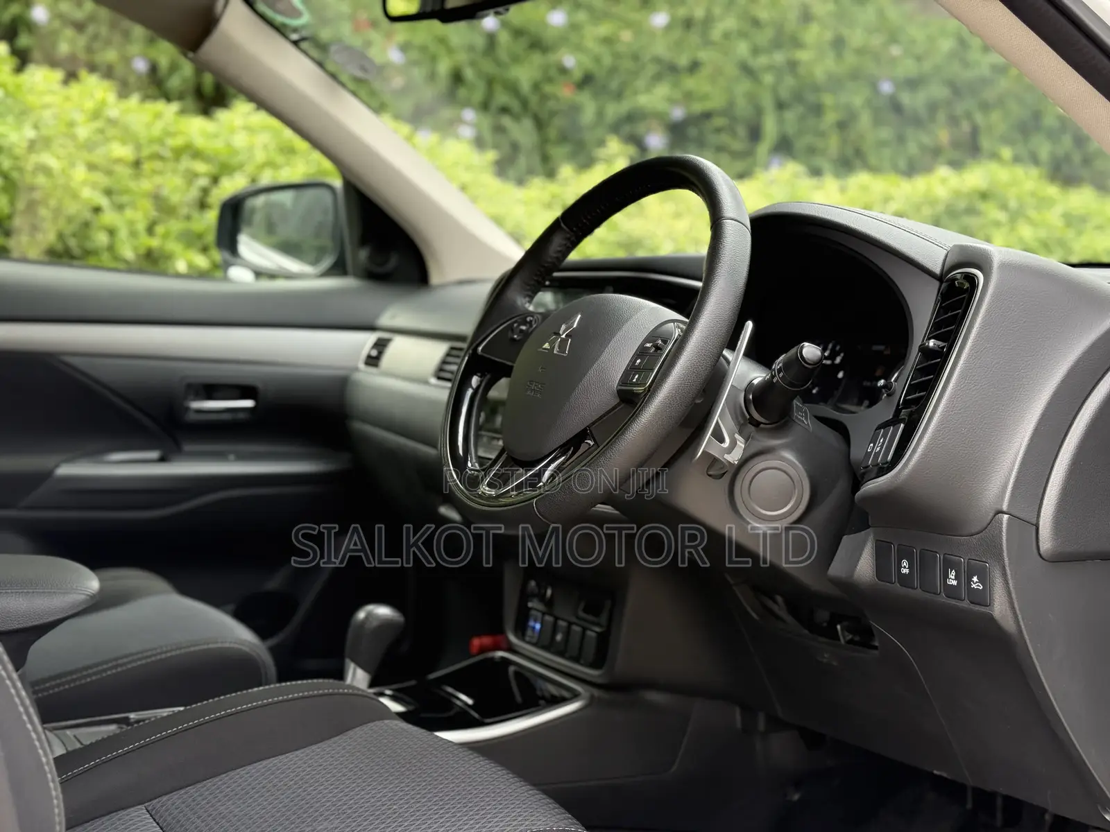 Mitsubishi Outlander LE FWD 2019 White
