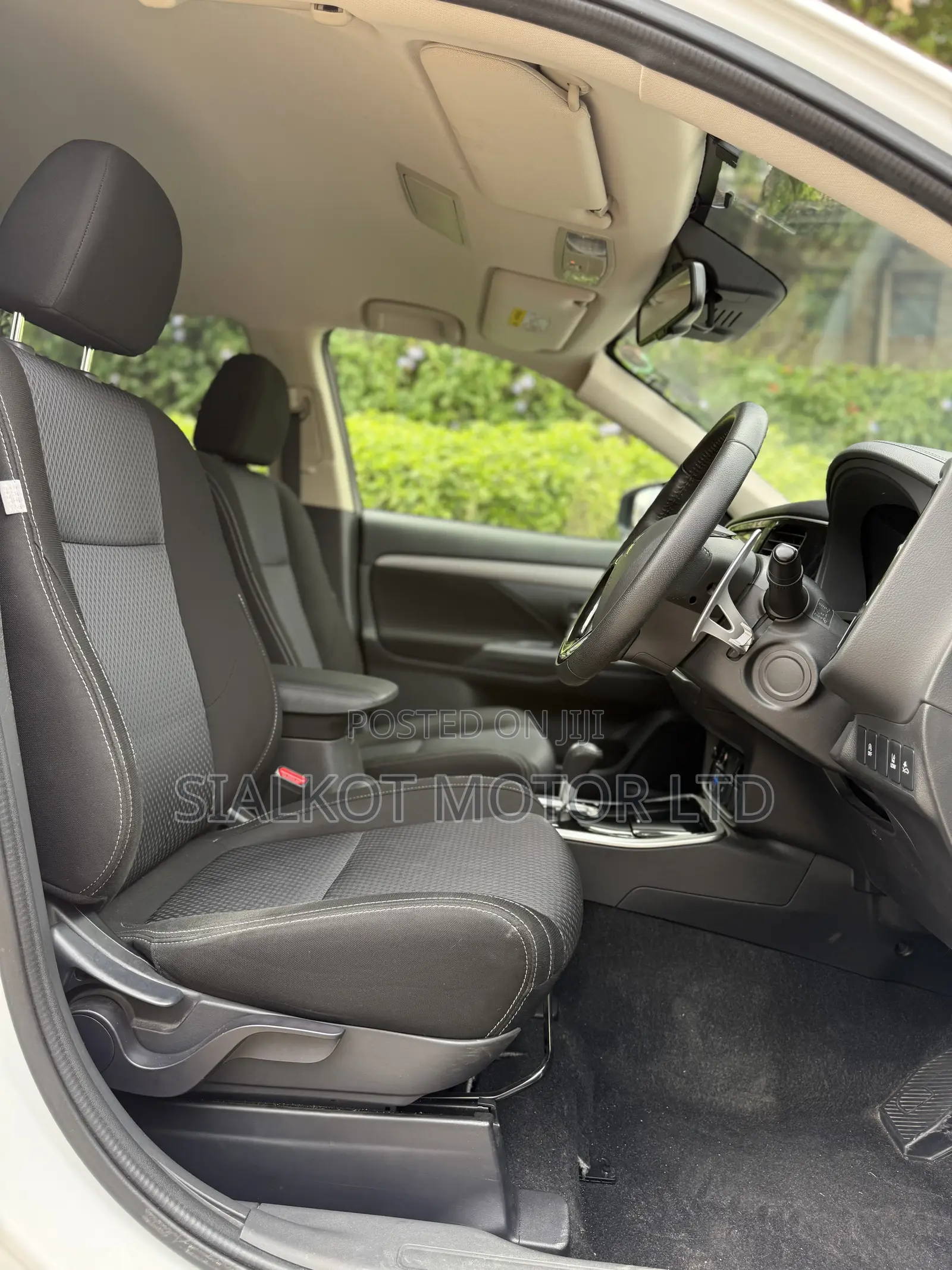 Mitsubishi Outlander LE FWD 2019 White