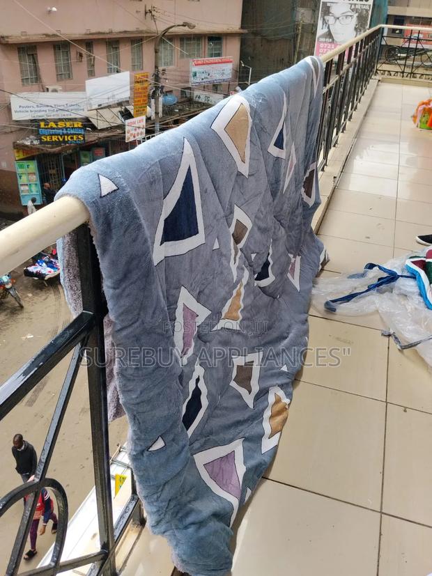 Single Size Woolen Duvet – Lightweight Cozy Bedding - main view