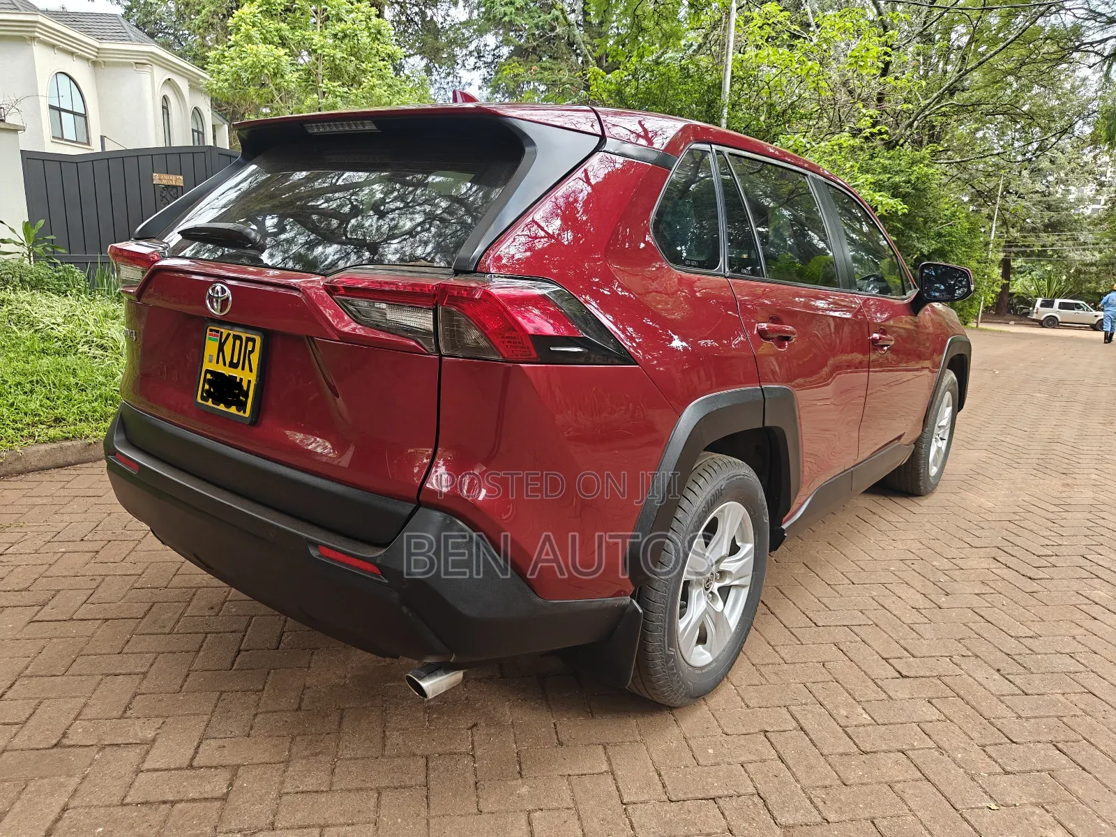 Toyota RAV4 XLE FWD 2019 Red
