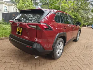 Toyota RAV4 XLE FWD 2019 Red
