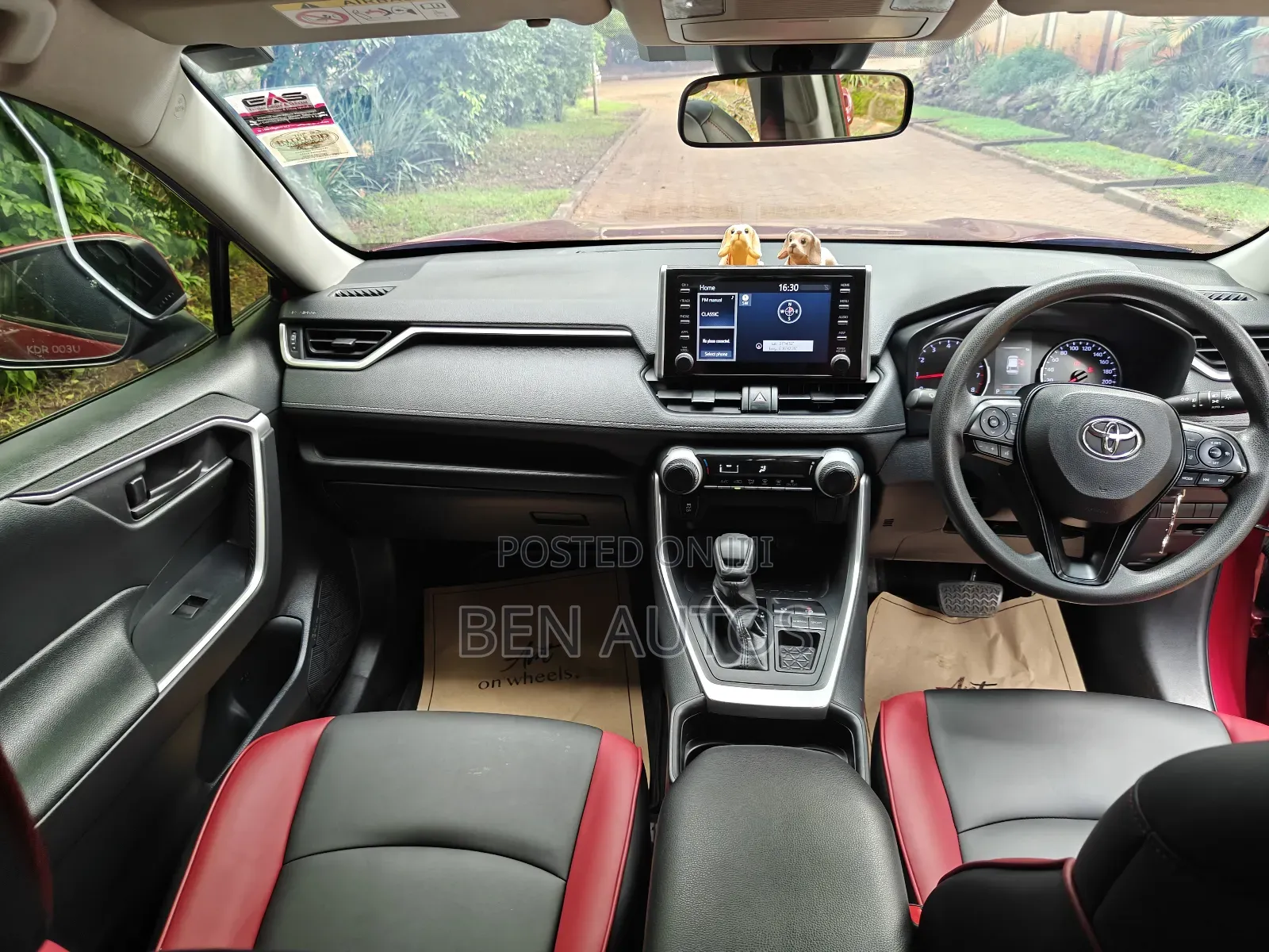 Toyota RAV4 XLE FWD 2019 Red