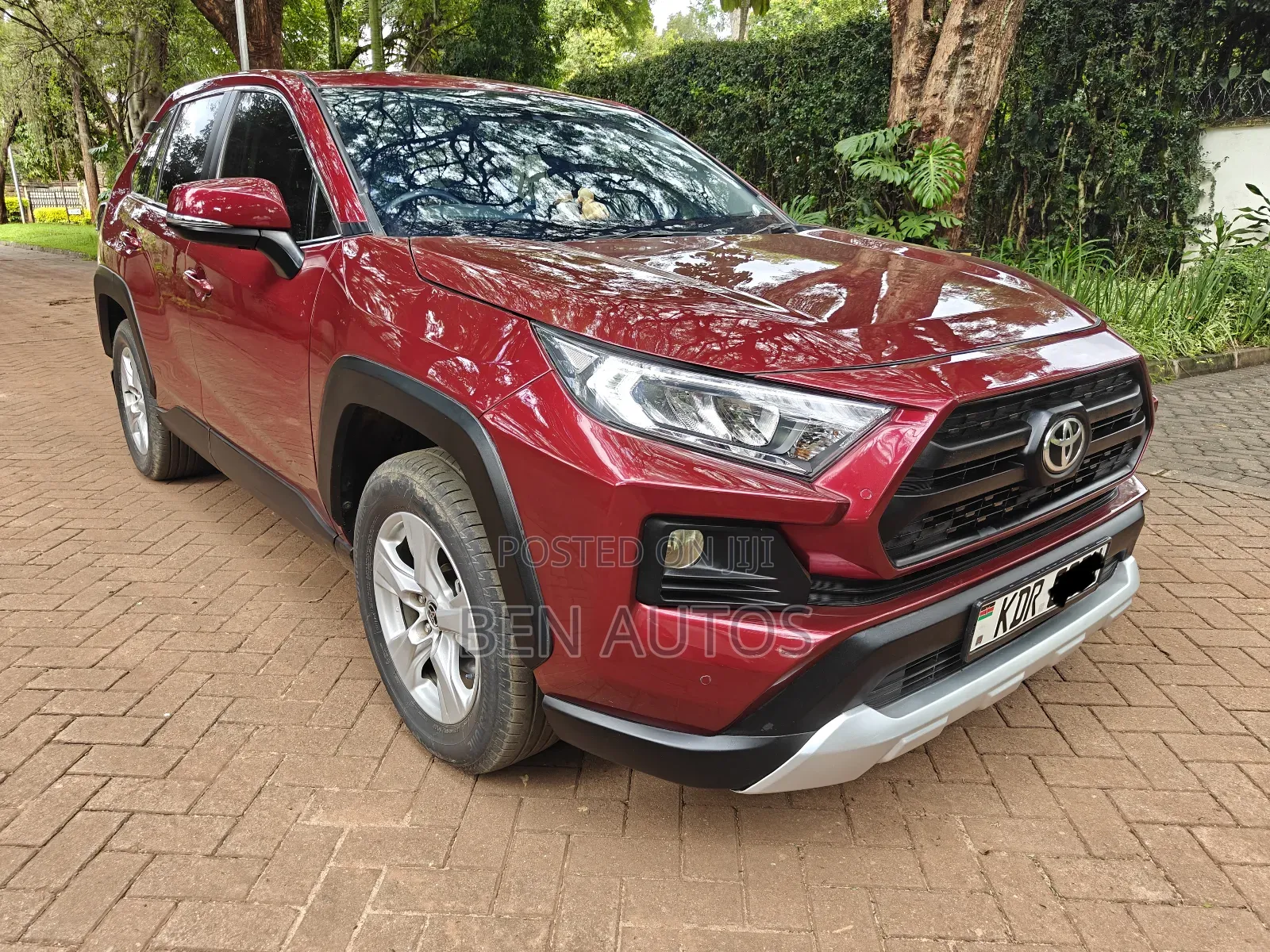 Toyota RAV4 XLE FWD 2019 Red