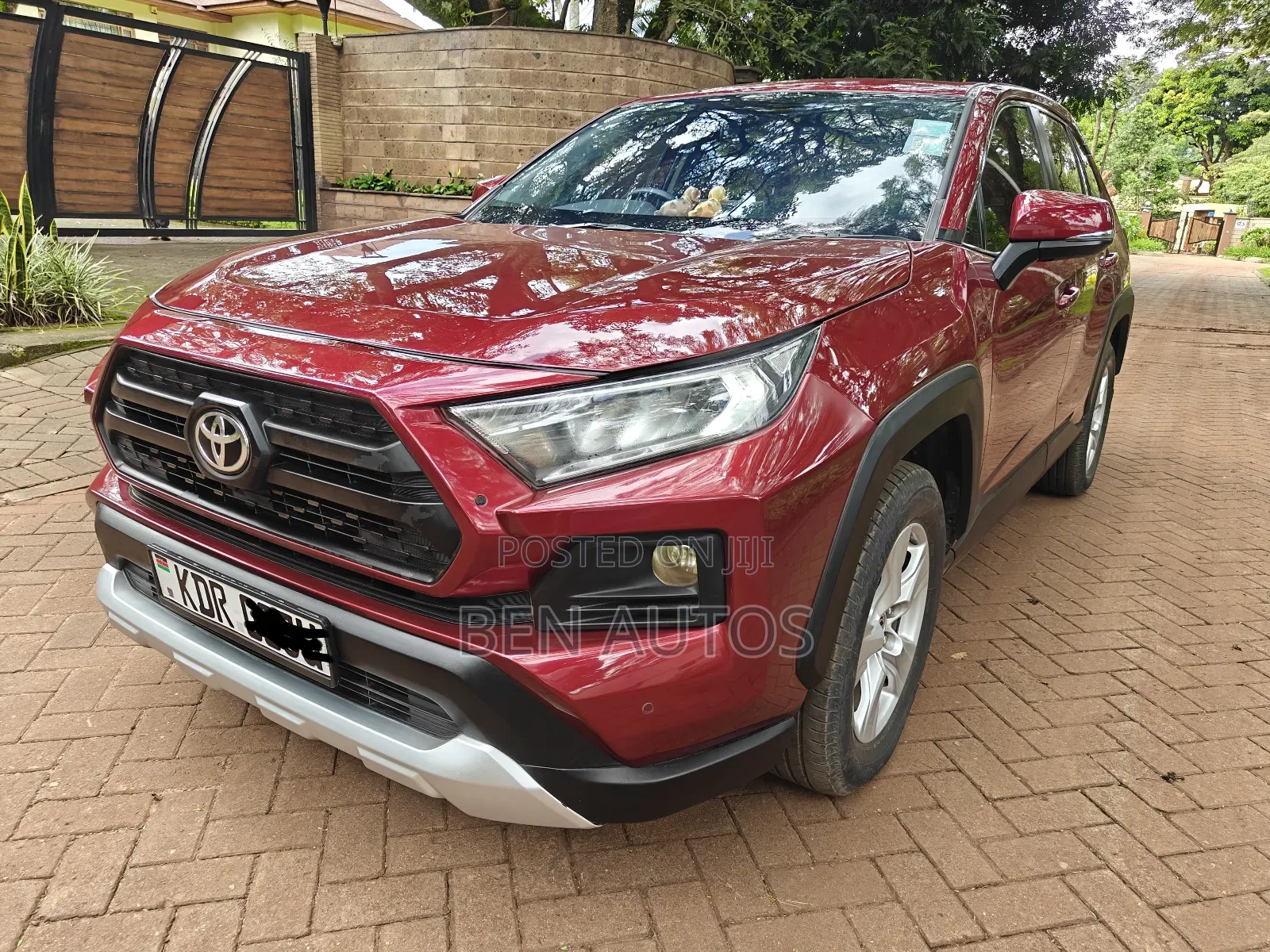 Toyota RAV4 XLE FWD 2019 Red