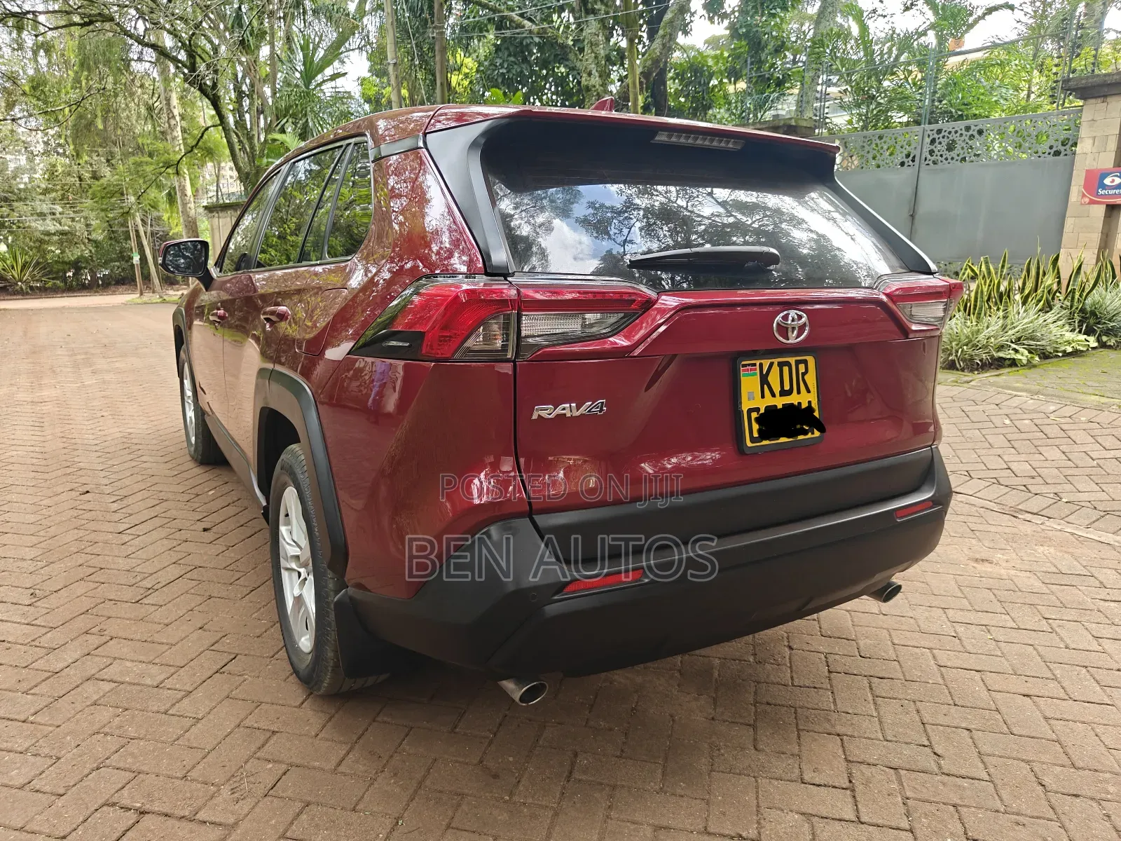 Toyota RAV4 XLE FWD 2019 Red