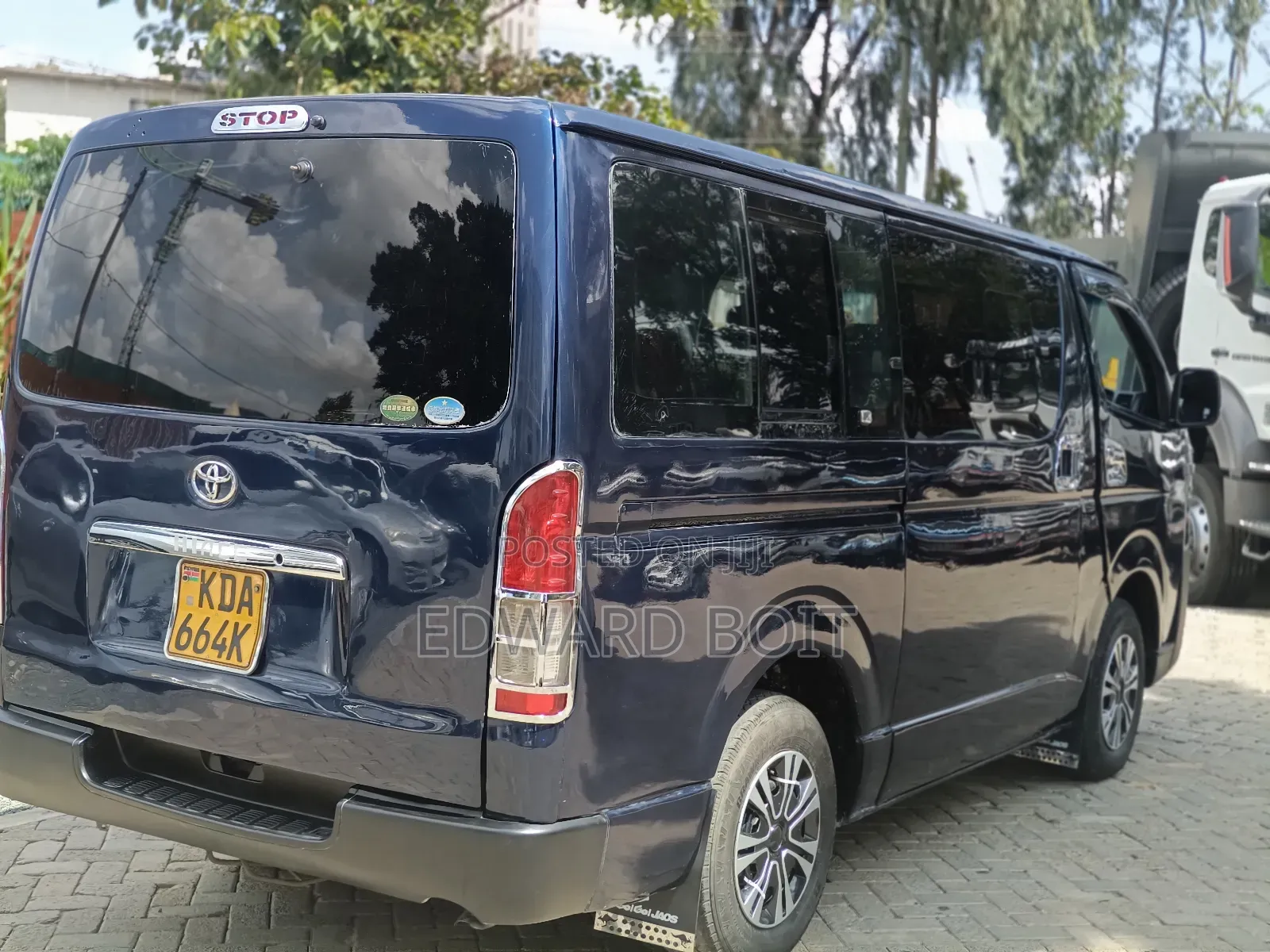 Toyota HiAce 2014 Blue