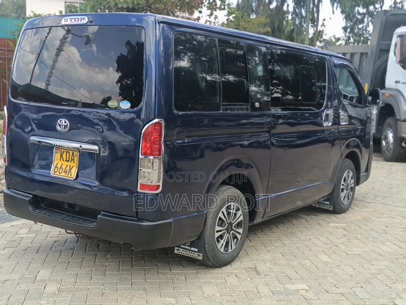 Toyota HiAce 2014 Blue