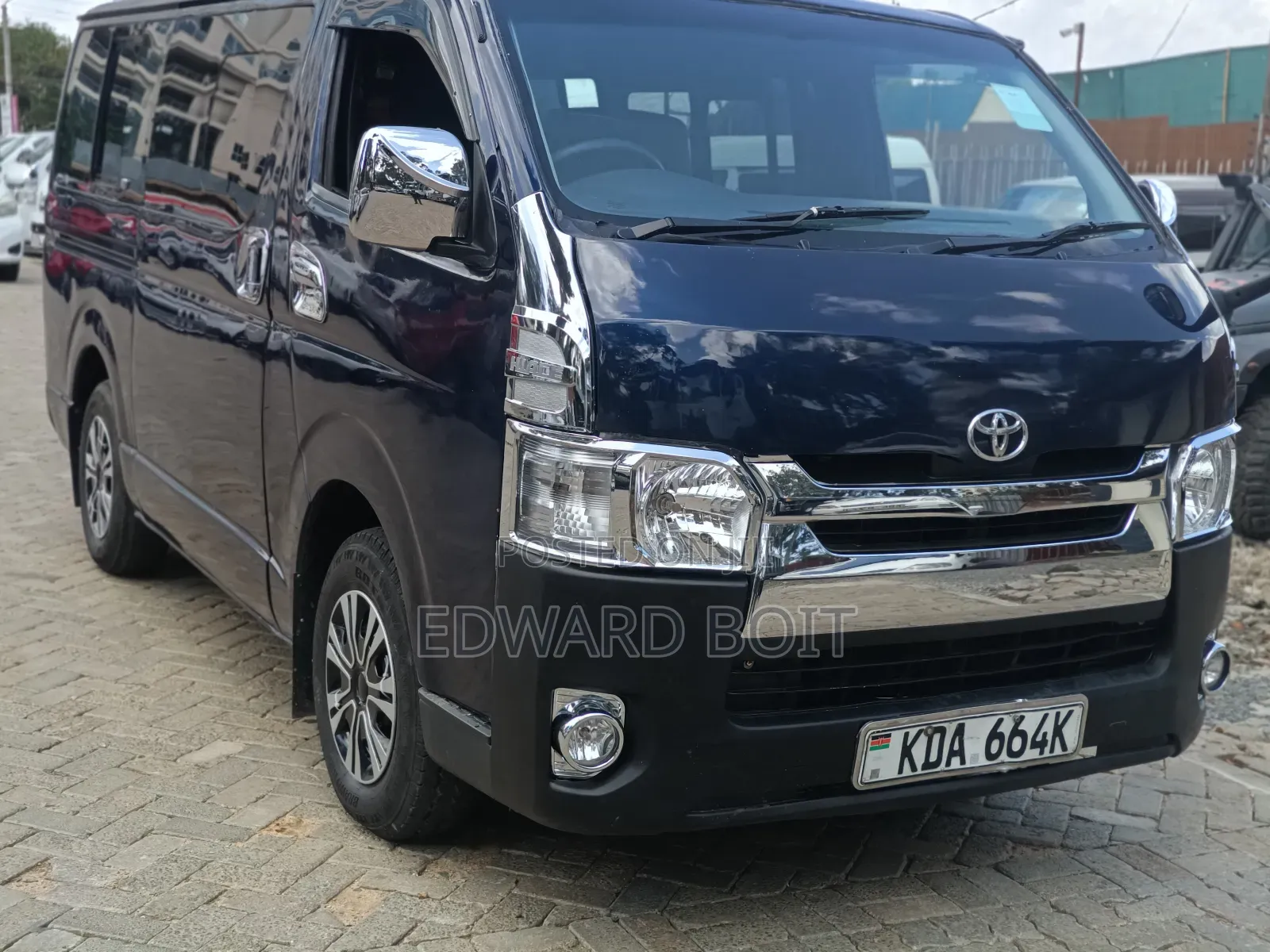 Toyota HiAce 2014 Blue