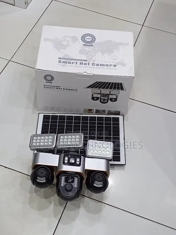 Outdoor Security 12mp 4g PTZ 3lens Camera With Solar Floodlight
