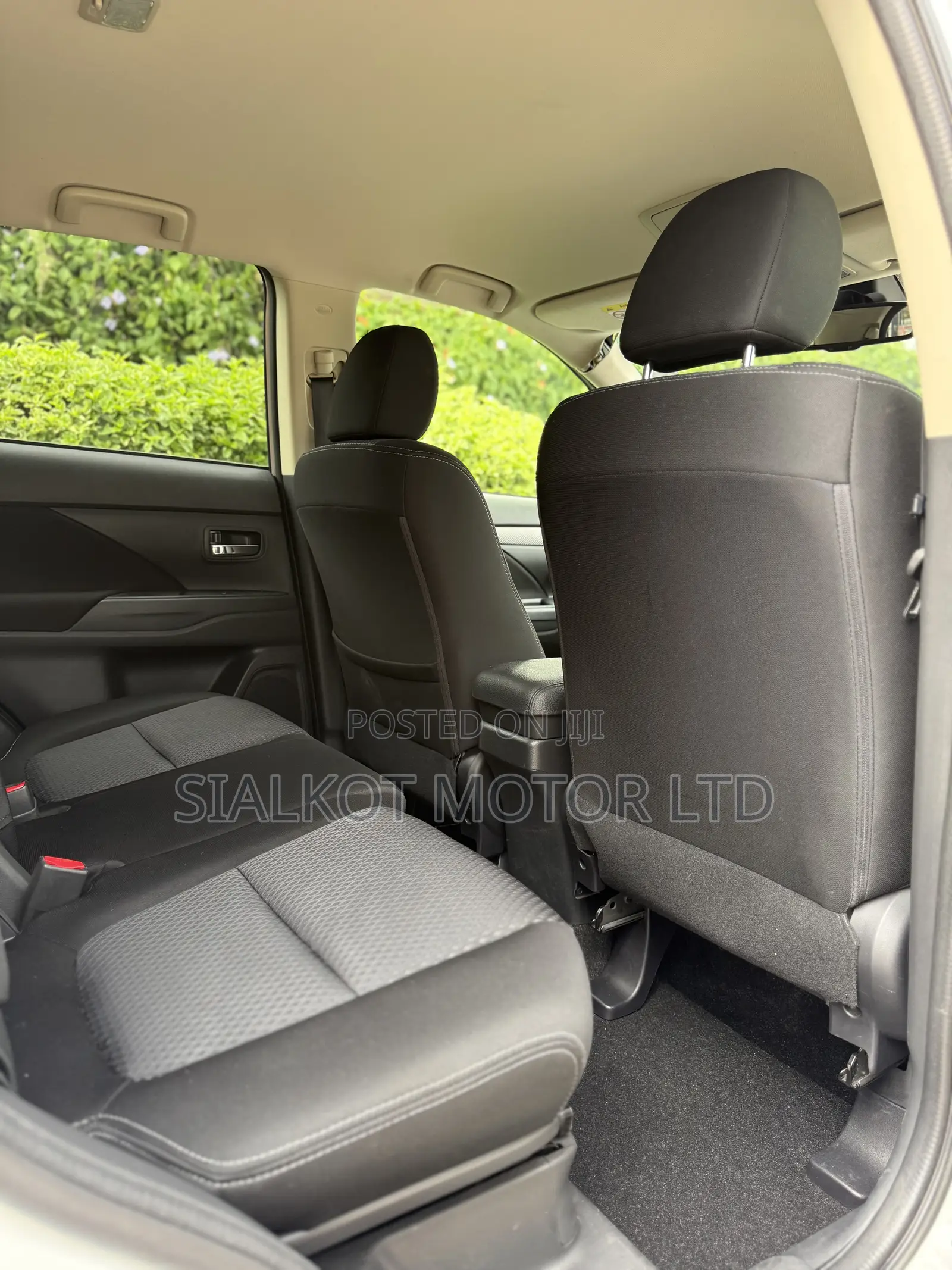 Mitsubishi Outlander LE FWD 2019 White