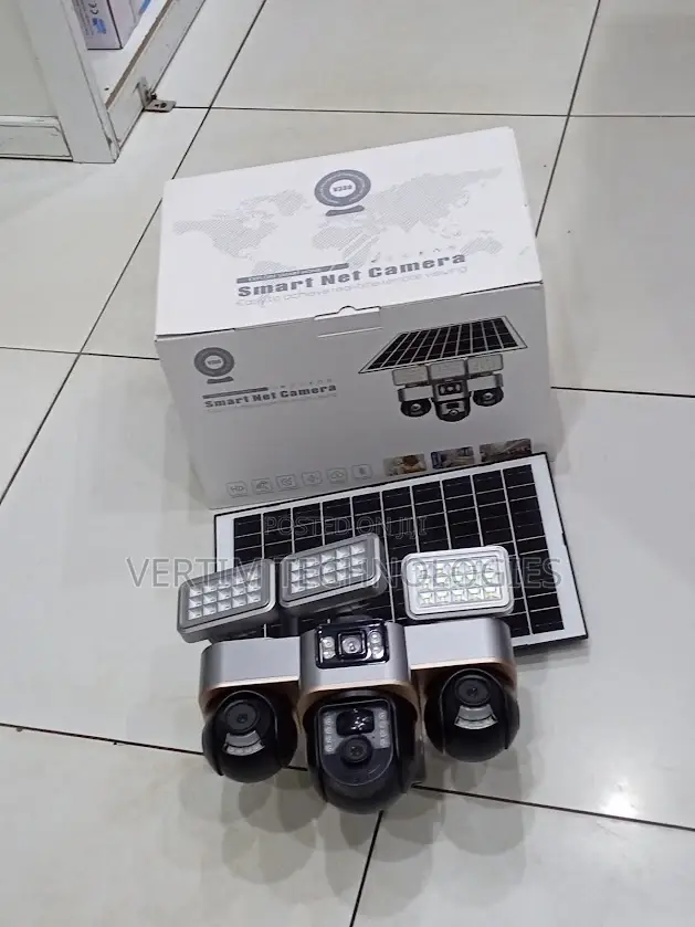Smartphone Control 12mp 4g PTZ Solar Camera With Solar Flood Light