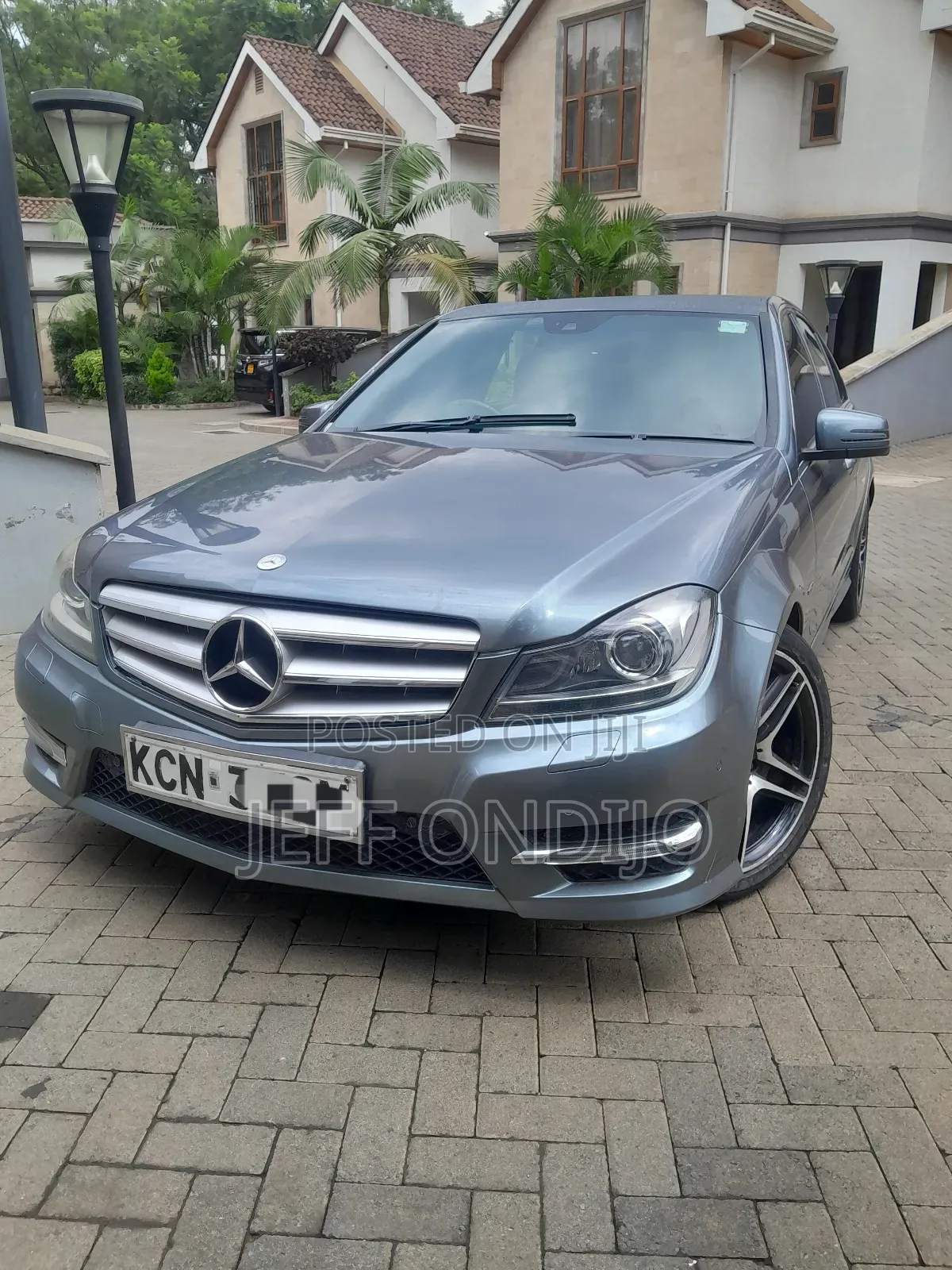 Mercedes-Benz C180 2011 Gray