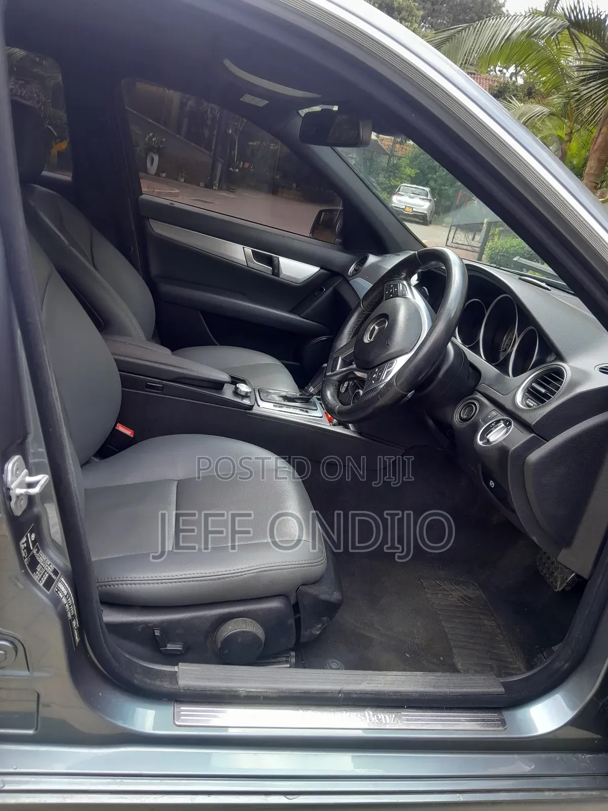 Mercedes-Benz C180 2011 Gray