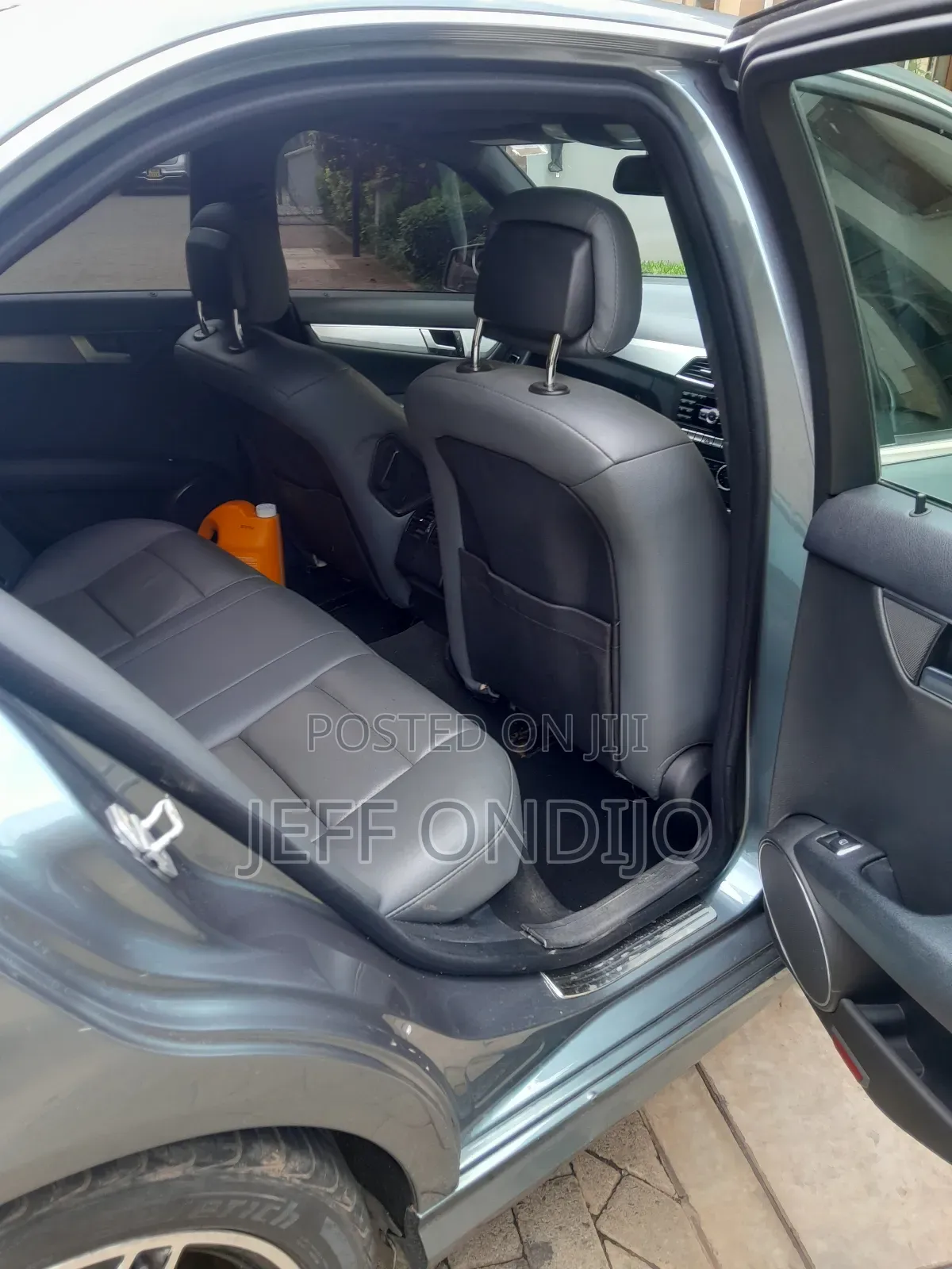 Mercedes-Benz C180 2011 Gray