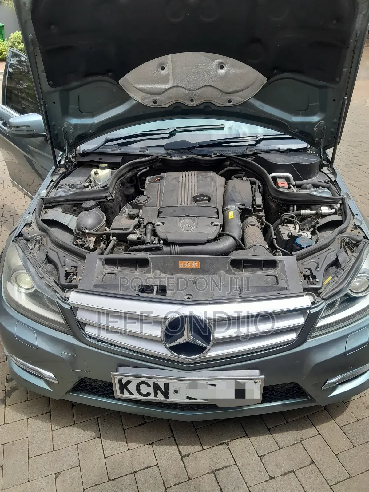 Mercedes-Benz C180 2011 Gray