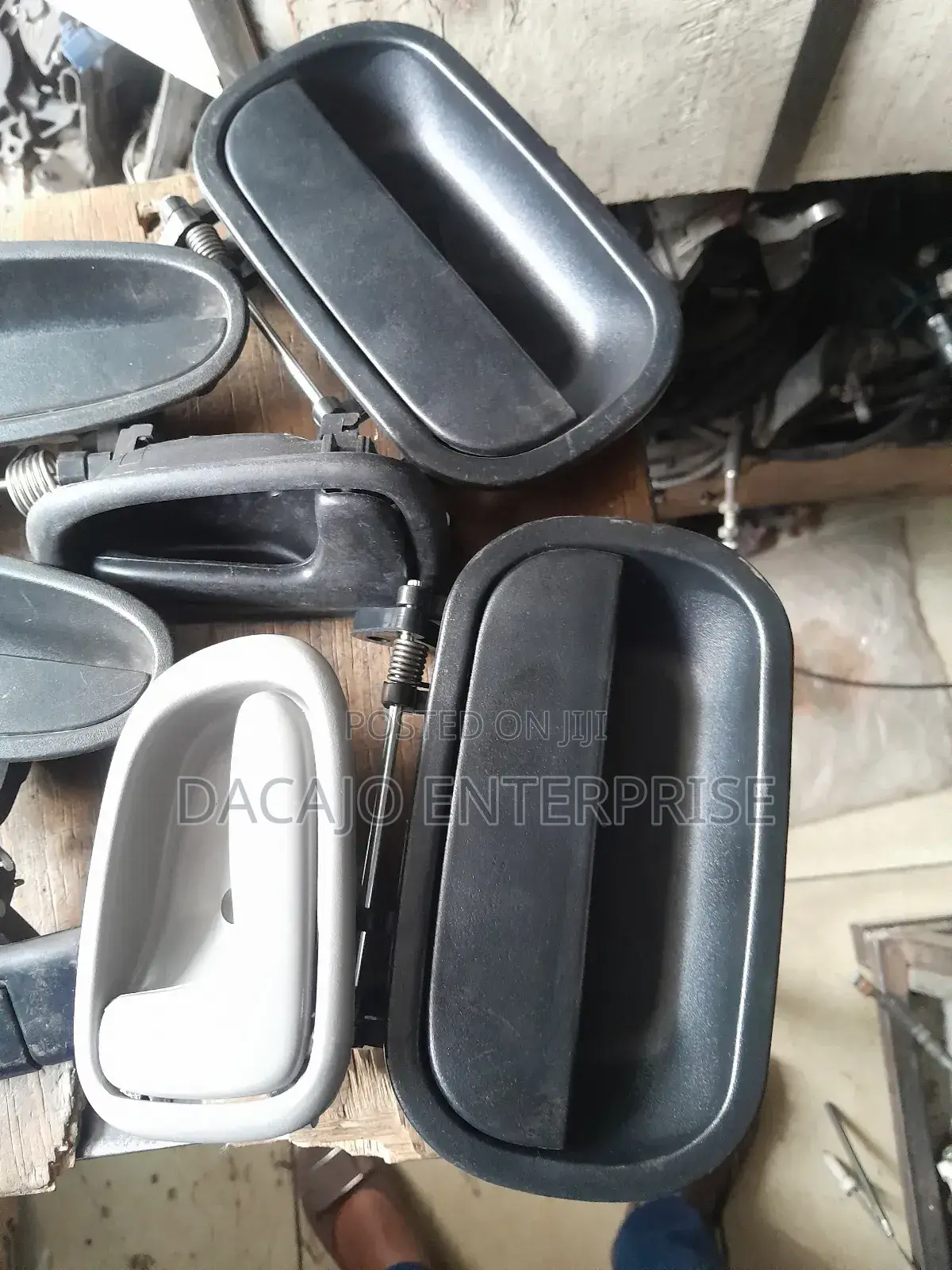 Quality New and Ex Japan Door Handles of Isuzu 4.3, Toyota Etc