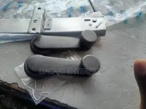 Quality Window Handles(Toyota, Isuzu, Nissan, Sahara