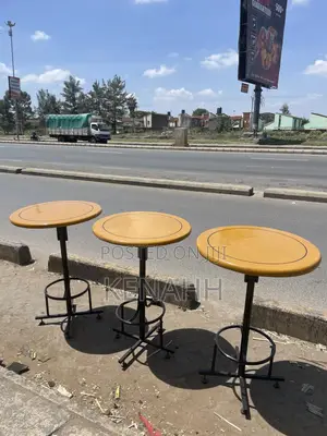 High Round Hotel Bars Tables