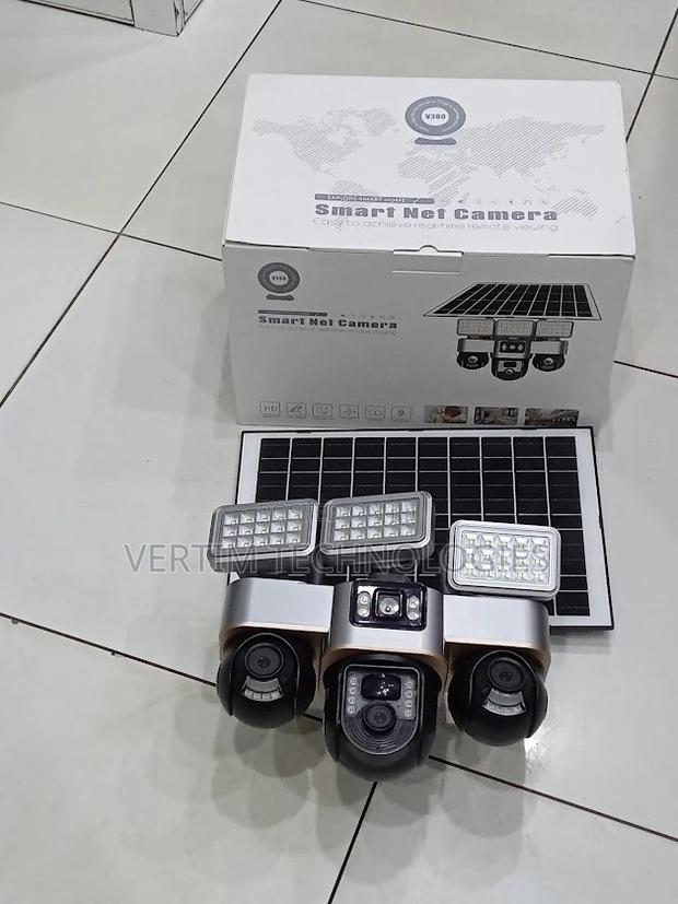 Durable12mp 4g PTZ Multiple Lens Screens Camera With Solar Floodlight