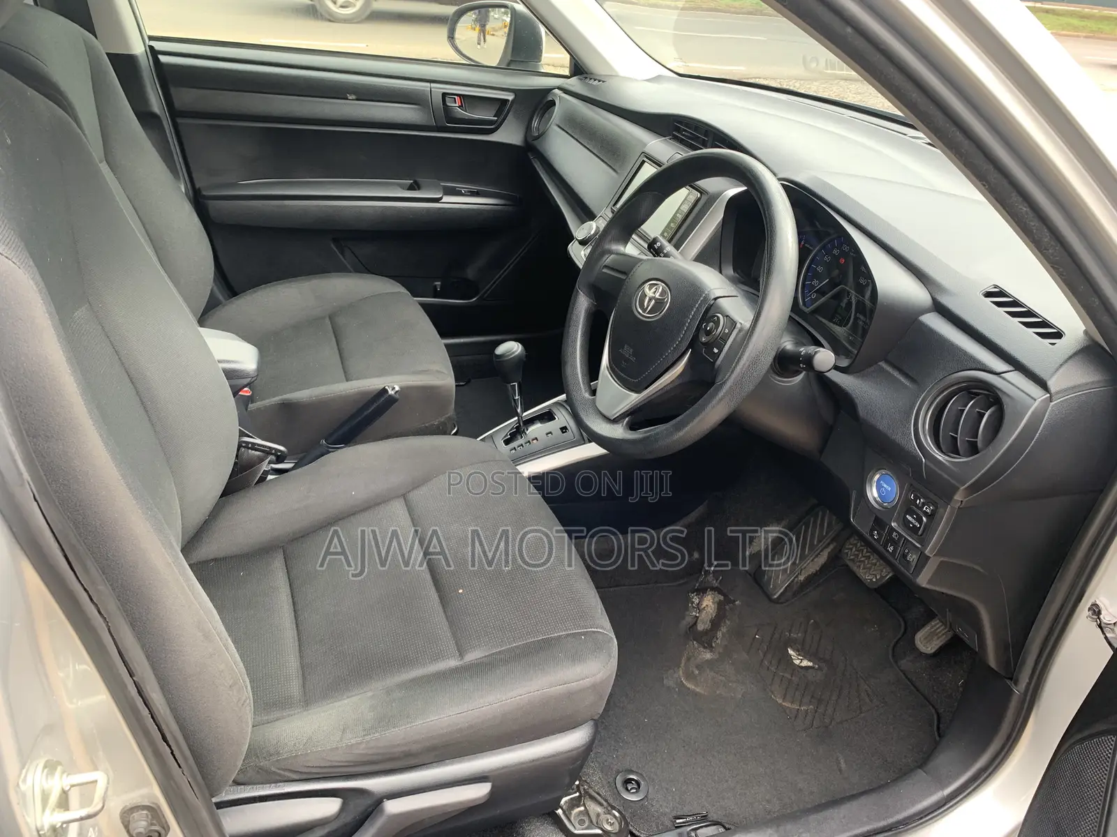 Toyota Corolla Fielder 1.5 Hybrid FWD 2020 Silver