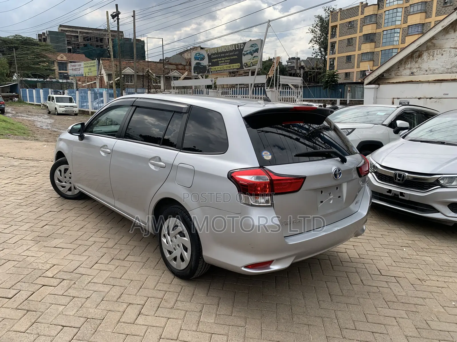 Toyota Corolla Fielder 1.5 Hybrid FWD 2020 Silver