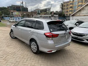 Toyota Corolla Fielder 1.5 Hybrid FWD 2020 Silver