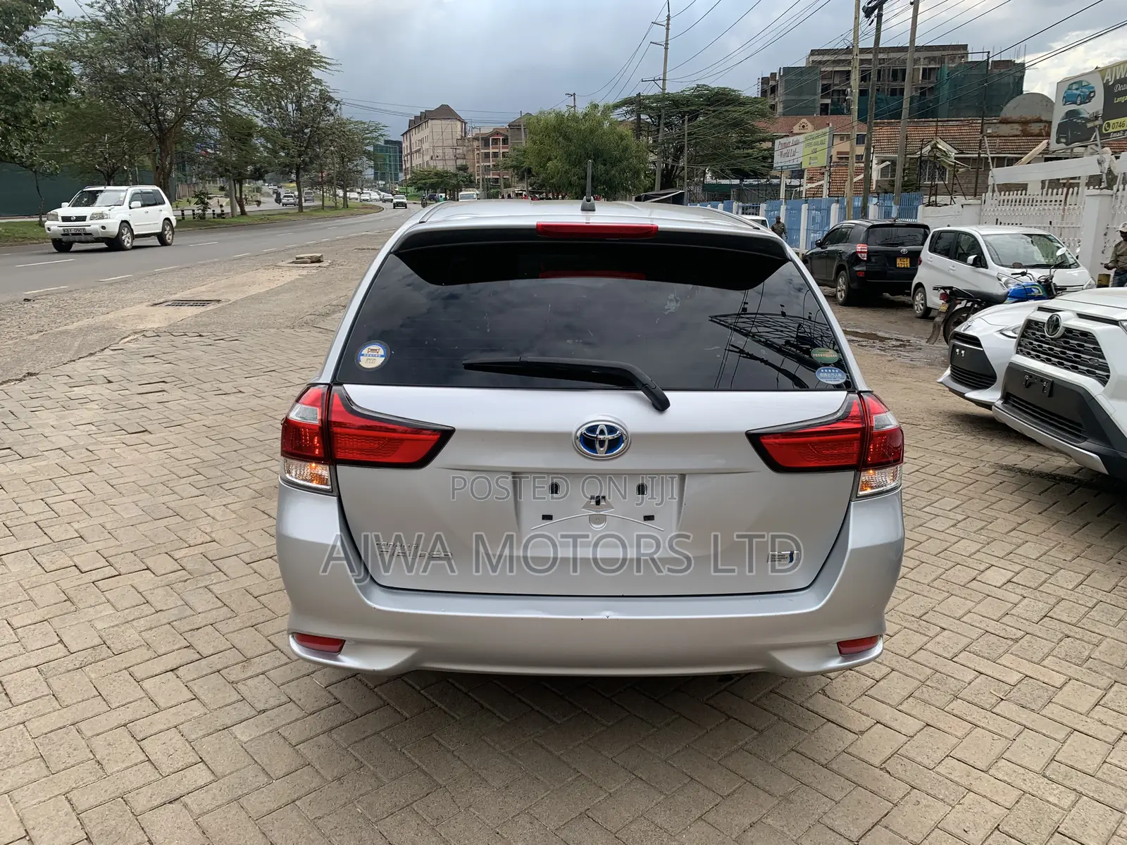 Toyota Corolla Fielder 1.5 Hybrid FWD 2020 Silver