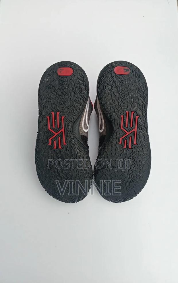 Basketball Shoes - thumbnail 4