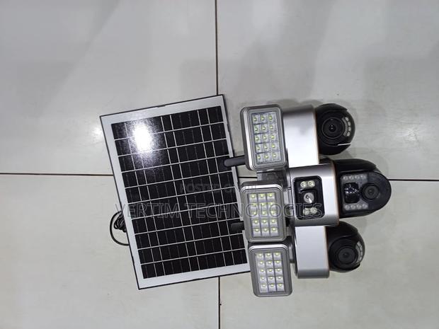 High Durability 12mp 4g PTZ Solar Camera With Solar Flood Light