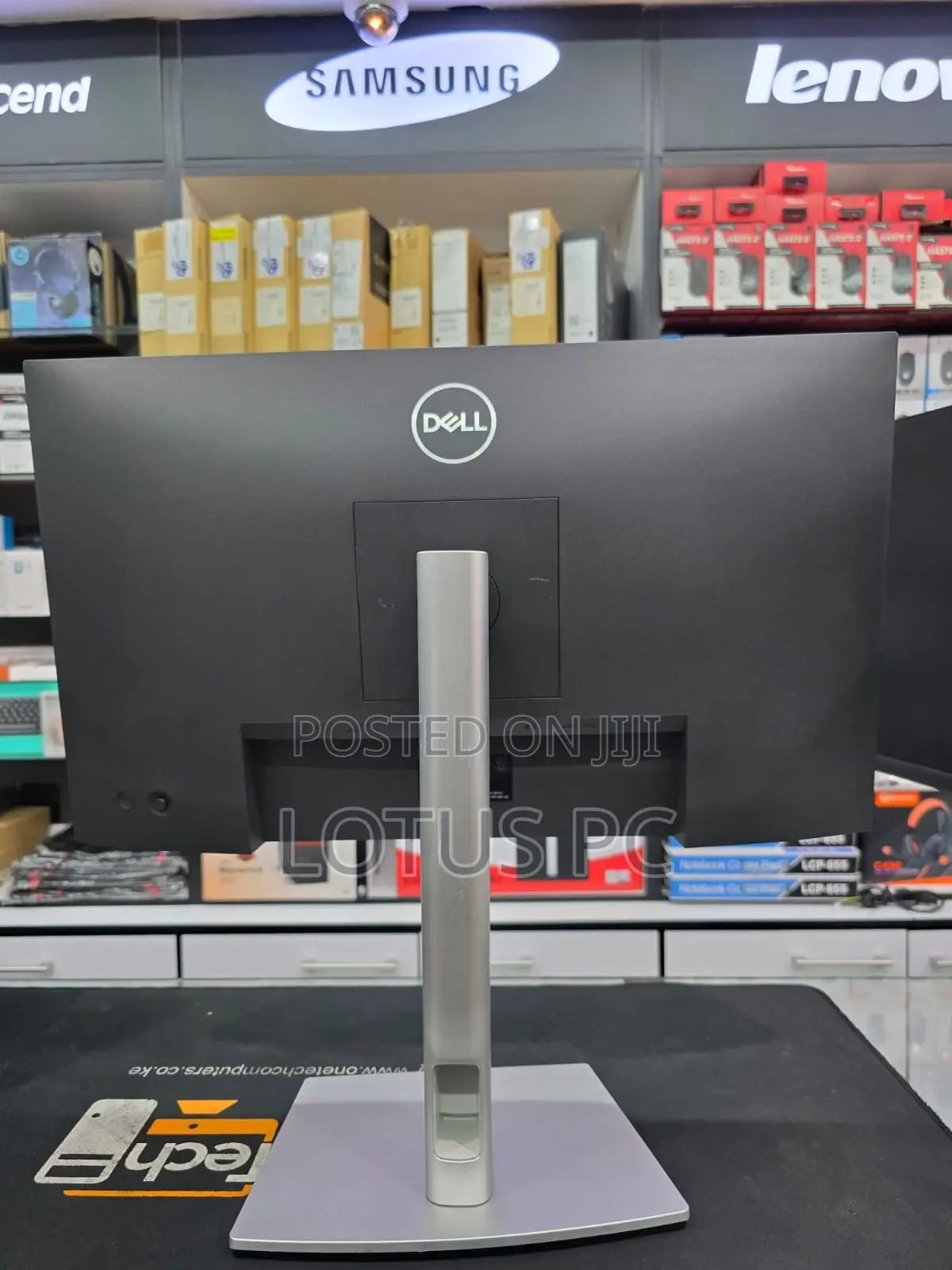 Dell 24 Inches Edge to Edge